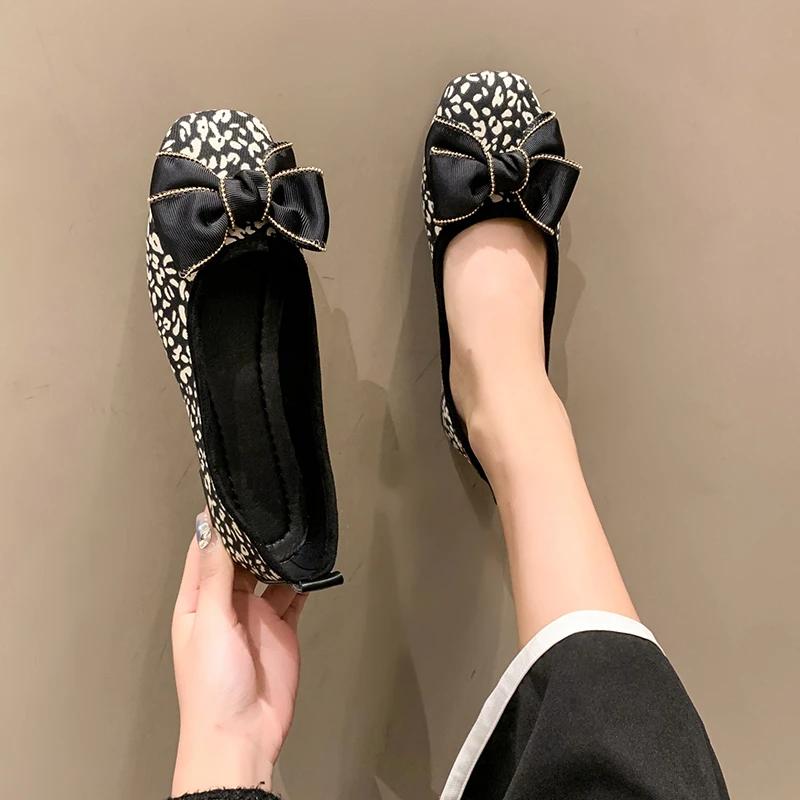 

Мода 2024 Осень Новые Туфли-лоферы с квадратным носком и бантом, женские модные леопардовые дизайнерские туфли на плоской подошве, женские слипоны для ленивых 35 бежевый