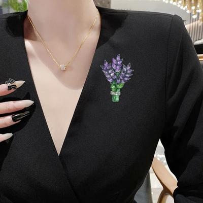 Lavanta Kadın Broşu Romantik Rhinestone Çiçek Yaka İğneleri Lüks Çok Yönlü Takım Elbise İğne Tokası Lavanta Broşu
