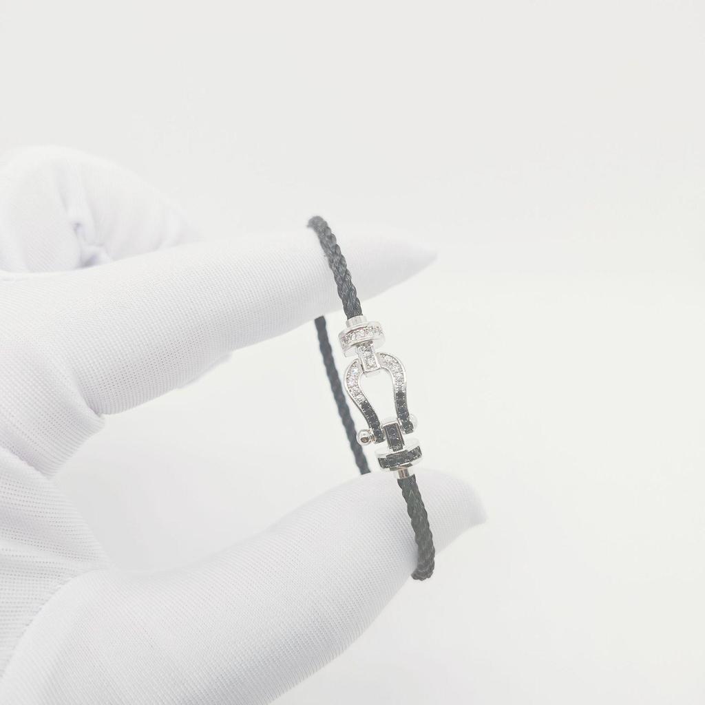 Fred High-End Náramek s podkovovou sponou a červenou šňůrkou s diamanty z 18karátového růžového zlata pro páry