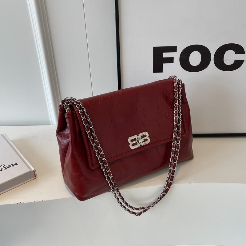 Premium Retro Bag Women's Bag New Popular Chain Shoulder Bag Large Capacity Commuter Tote Bag