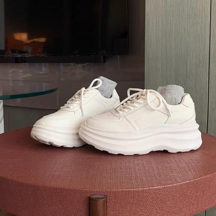 Yuanlitong autumn new platform white shoes women wear high-end sports shoes 2025 school season versatile women's shoes