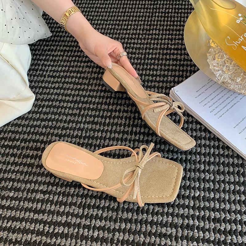 Fashion New Style Popular Woman Slippers Casual Pantofle Rubber Flip Flops Low Luxury Summer Flats Rome Sandals Women's Fashion Slippers