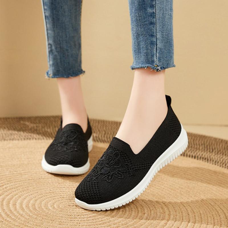 Women's Fashion Vulcanised Trainers Round Toe Breathable Flower Mesh Casual Flat Slip-On Women's Casual Vulcanised Shoes