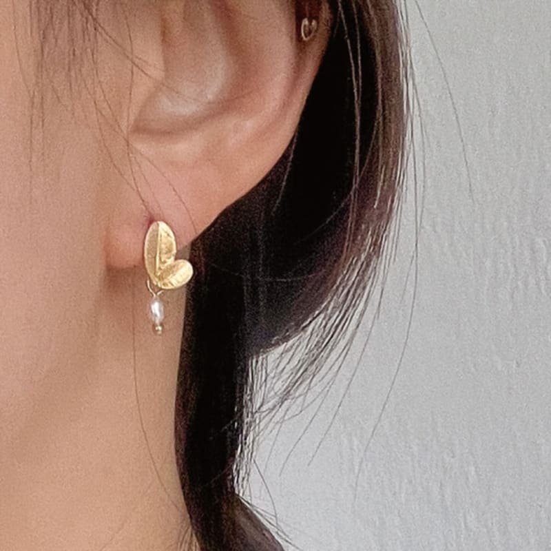 objet213 Two Leaves & Pearl Drop Earrings