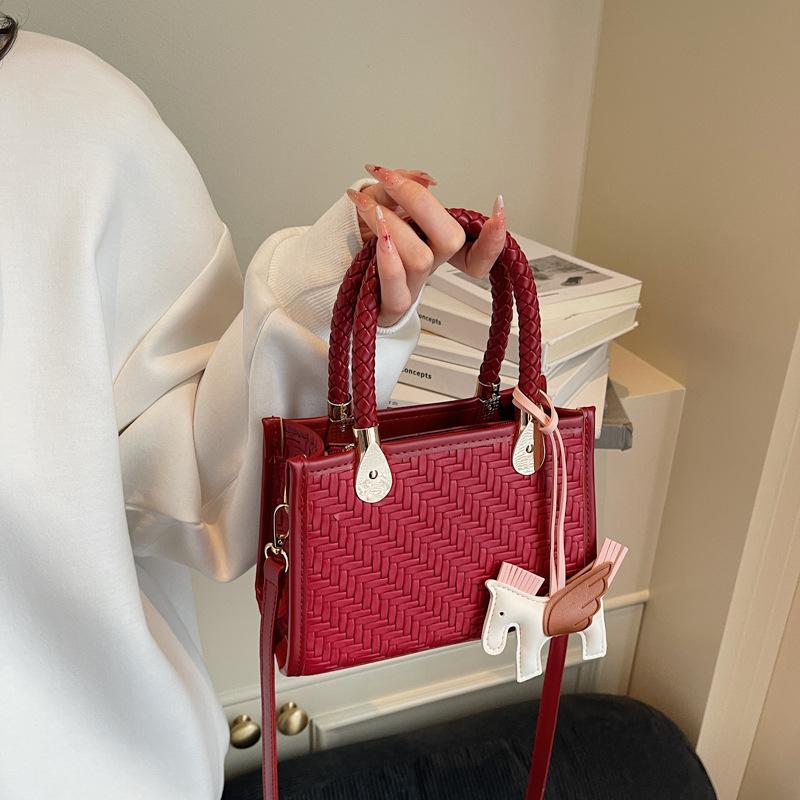 Niche handbag bag women's new popular fashion versatile messenger bag high-end single shoulder tote bag