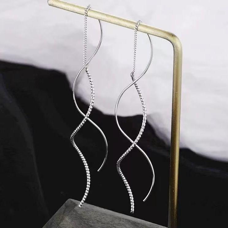 Silver Wave Thread Earrings: Elegant, Versatile French Fashion for High-End, Modern Women