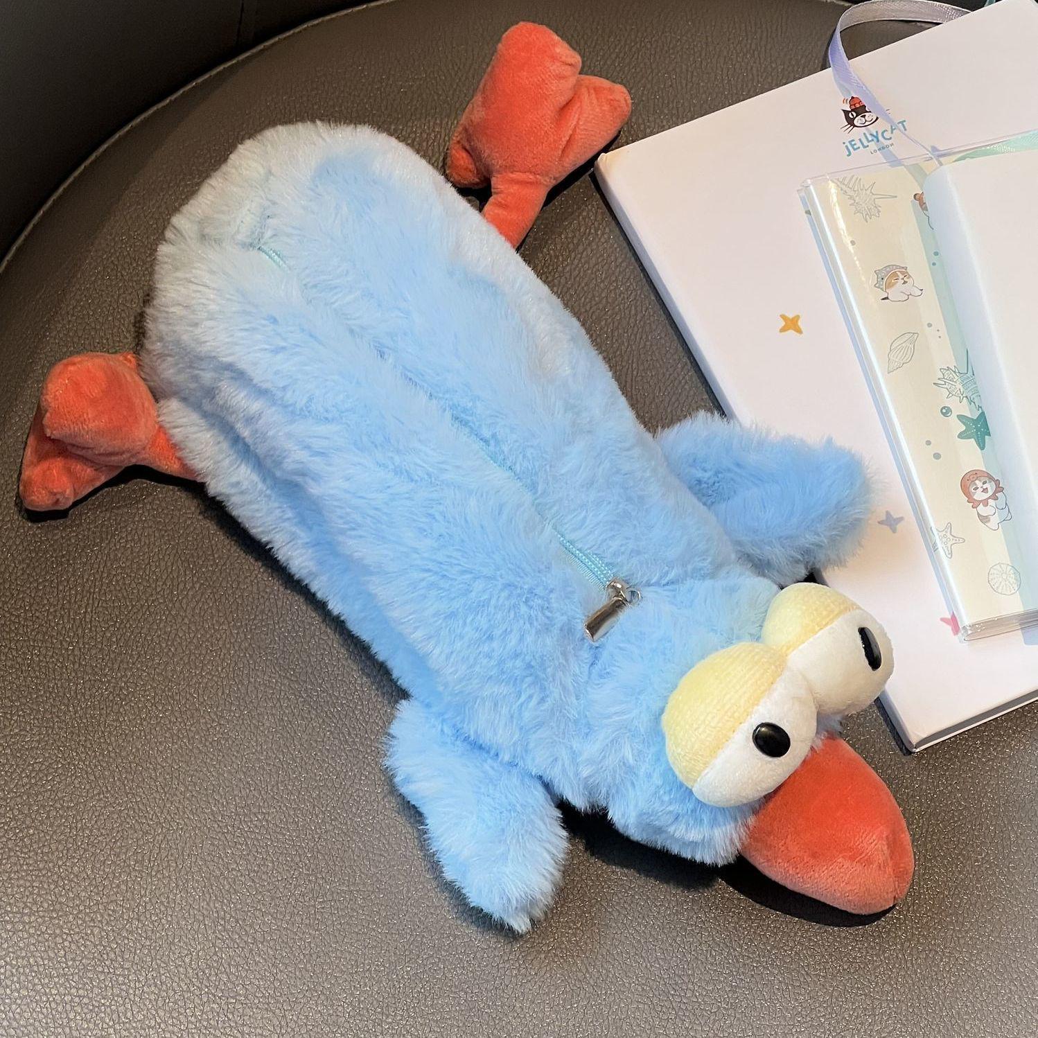 Причудливый плюшевый пенал-малиновка - Очаровательная пушистая косметичка для школы