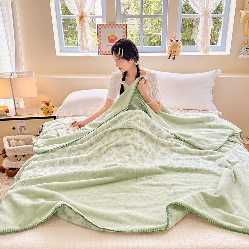A-Class Plush Penguin Velvet Blanket - Double-Sided, Thickened, Imitation Cashmere Throw for Dorms and Shawls