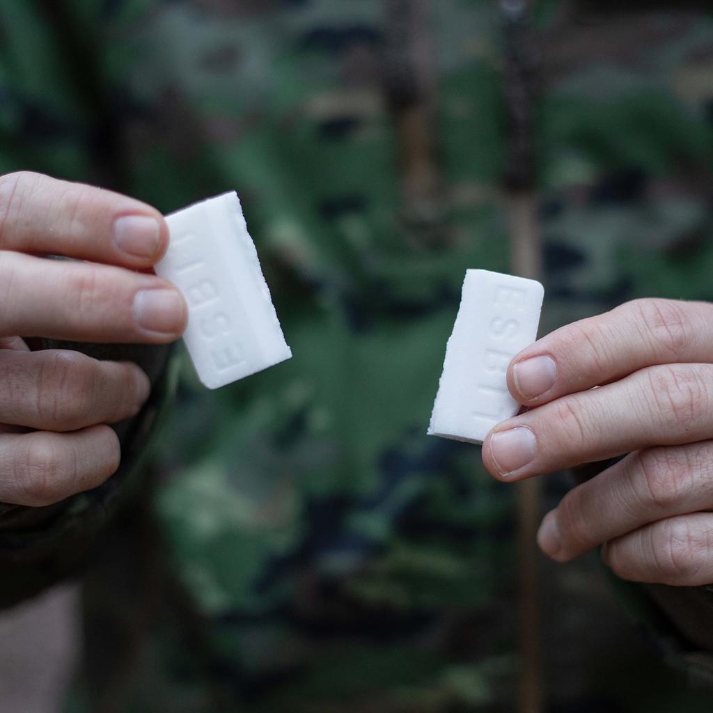 Esbit Lauko stovyklavimui kietojo kuro tabletės 27g x 8 x 8 vnt. ES00182700 (įskaičiuota 27g)