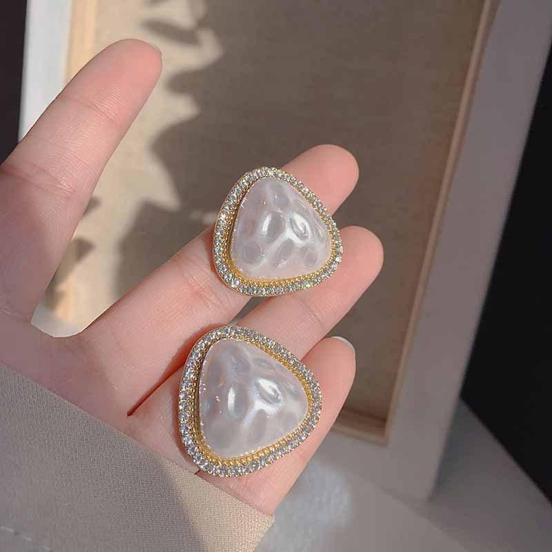 Women Girls Korean Style Camellia Baroque Pearl Earrings Fashion Vintage Jewelry Bow Heart Shape Elegant Lady Ear Rings Ear Clip