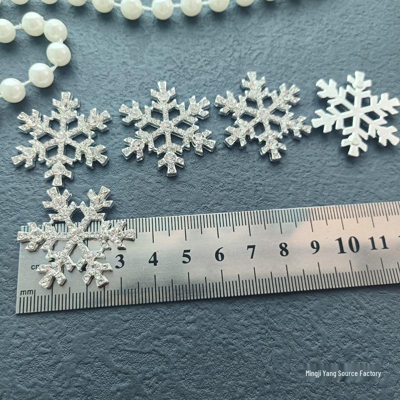 3.5cm Alloy Snowflake Embellishments for DIY Christmas Hair Accessories - Gold & Silver