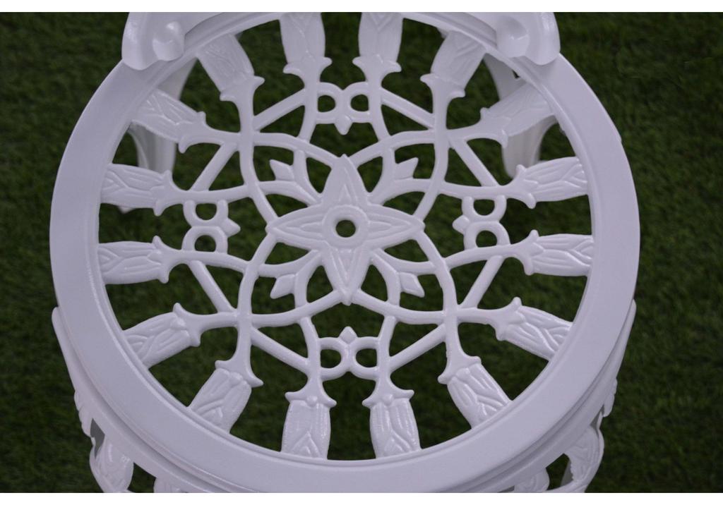 Luxury Cast Aluminum Outdoor Dining Table and Chairs Set for Garden or Balcony