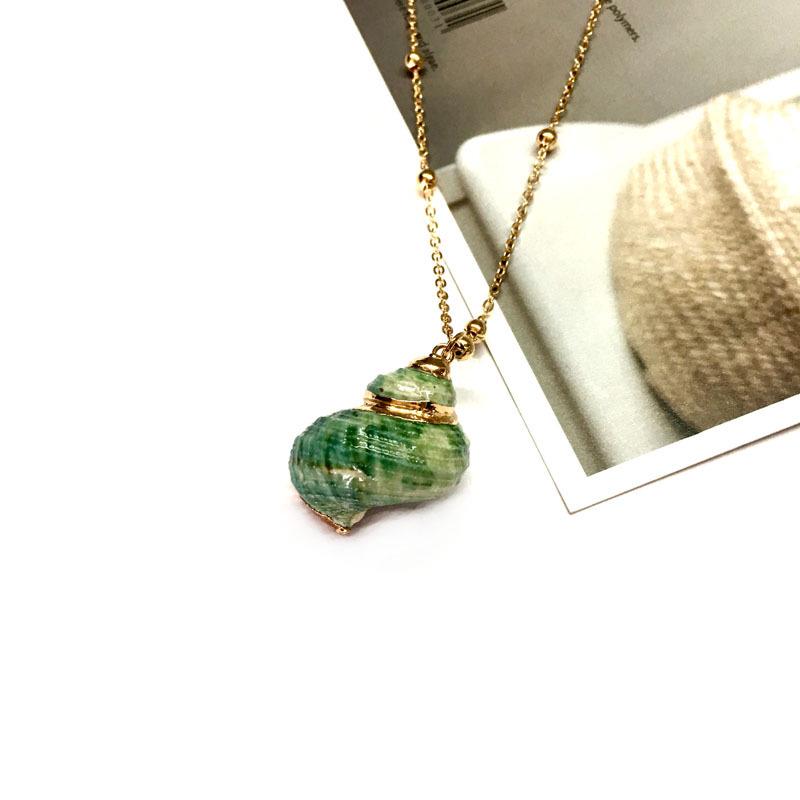 Natural Gold-Plated Conch Pendant Necklace - Colorful Shell & Clavicle Design