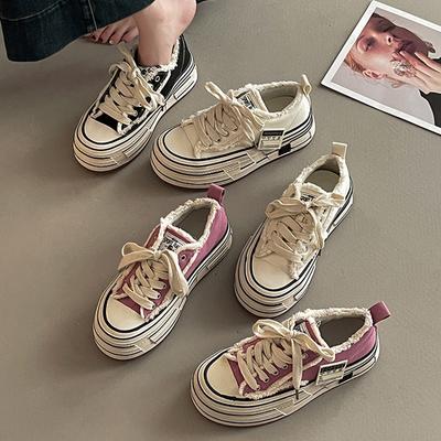 Scarpe casual in tela effetto rovinato alla moda, scarpe in tessuto con lacci a zeppa per primavera ed estate, scarpe bianche piccole da donna