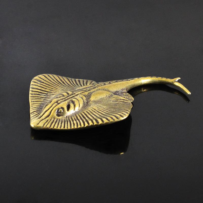 

Миниатюрная статуэтка рыбы-дьявола, латунная чайная фигурка, морское животное, украшение, брелок, аксессуары, домашний декор brass