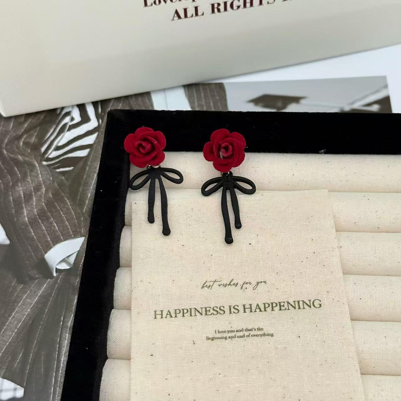 

Елегантні ретро сережки з флокованими квітами-бантами: Жіночий Унікальний Висококласний Осінньо-Зимовий Стиль