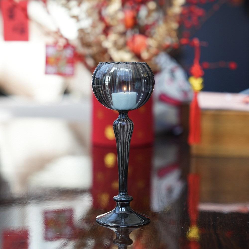 Europäischer transparenter gestreifter Kerzenständer im Tischlampen-Stil mit hohem Fuß, Hochzeits-Heim-Kreativdekor, Glas-Kerzenhalter