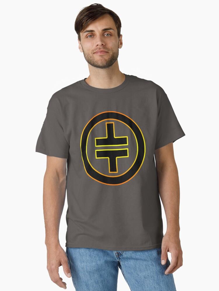 TT Fited Classic T-Shirt
