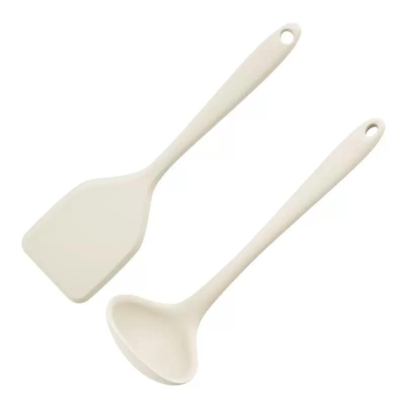 

Heat-resistant silicone spoon, kitchen spatula, soup spoon set, stirring and baking utensils, cooking utensils and tools. белый