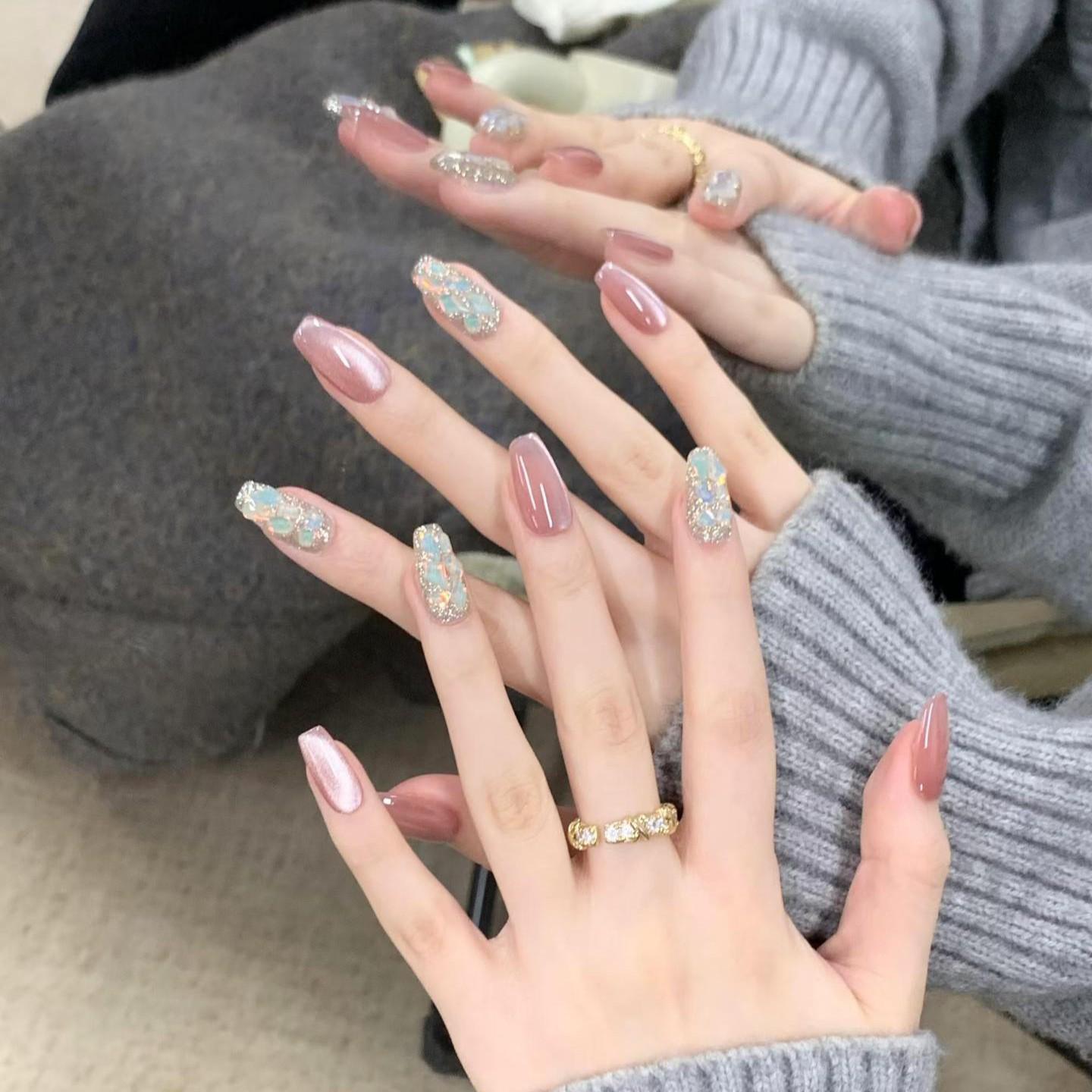 

Xiaohongshu Розовые ногти «кошачий глаз» с розовыми бусинами - Зимний стиль для нежного и элегантного образа Extra Small XS