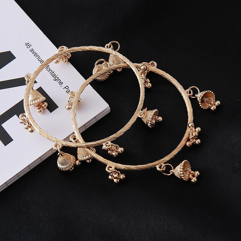 Trendiges Bohemian Goldmünzen-Armband: Vielseitiges Boho-Chic-Armband für Damen