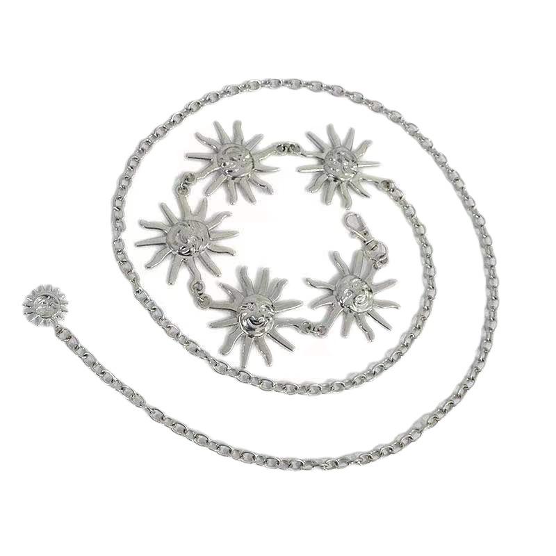Ceinture pour Femme Niche Visage Souriant Métal Tournesol Chaîne de Taille Chaîne de Corps Nouvelle Décoration de Taille de Jupe Ajustable