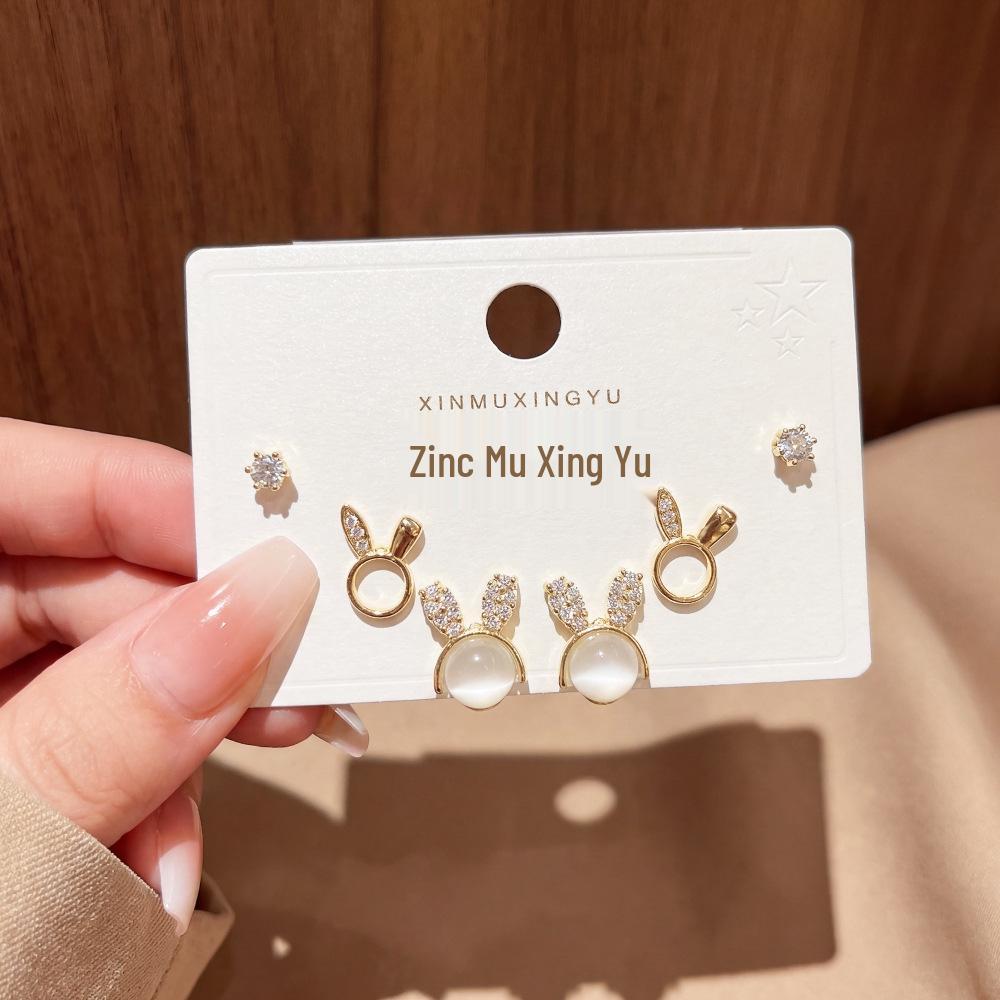 Exquisite S925 Sterling Silver Cat's Eye Rabbit Stud Earrings - Light Luxury, High-End Niche Design