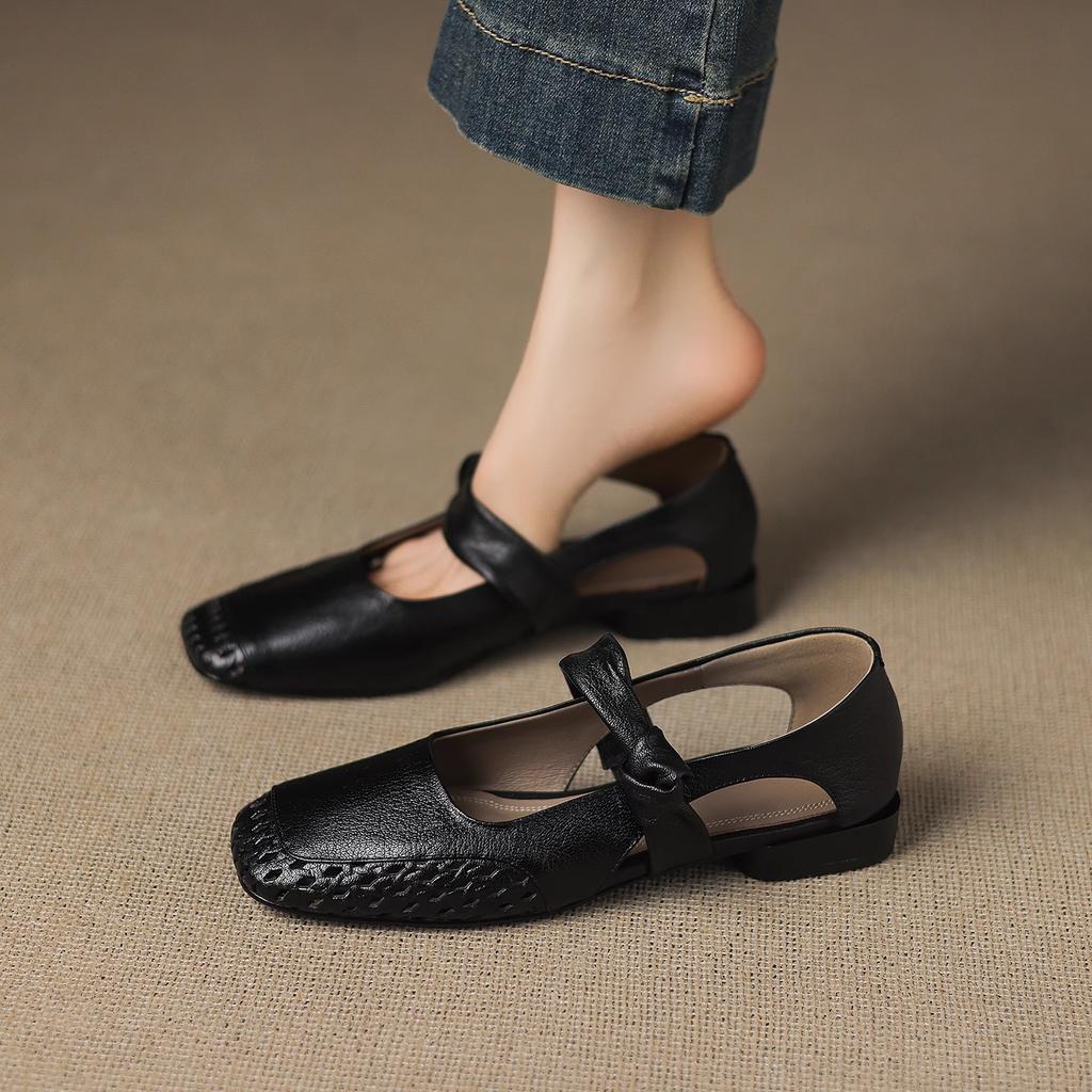 Light luxury niche retro 2025 summer new models are beautiful and not tired of high heels sandals women's bag head woven French single shoes women