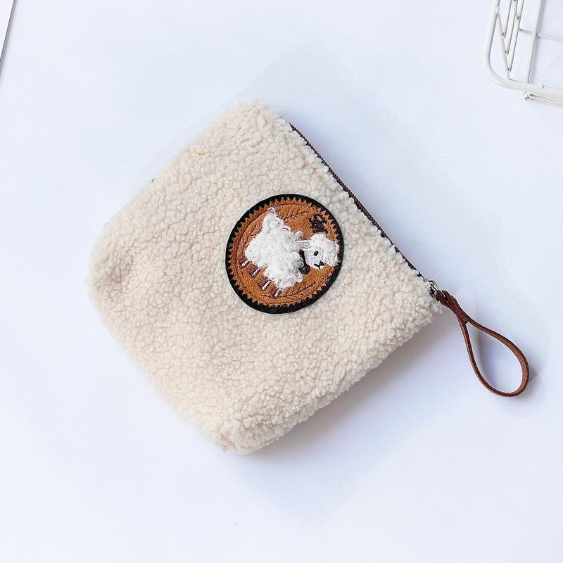 

Cute Lamb Makeup Bag: Small, Portable Storage for Lipstick and Pads - Ideal for Students and Girls