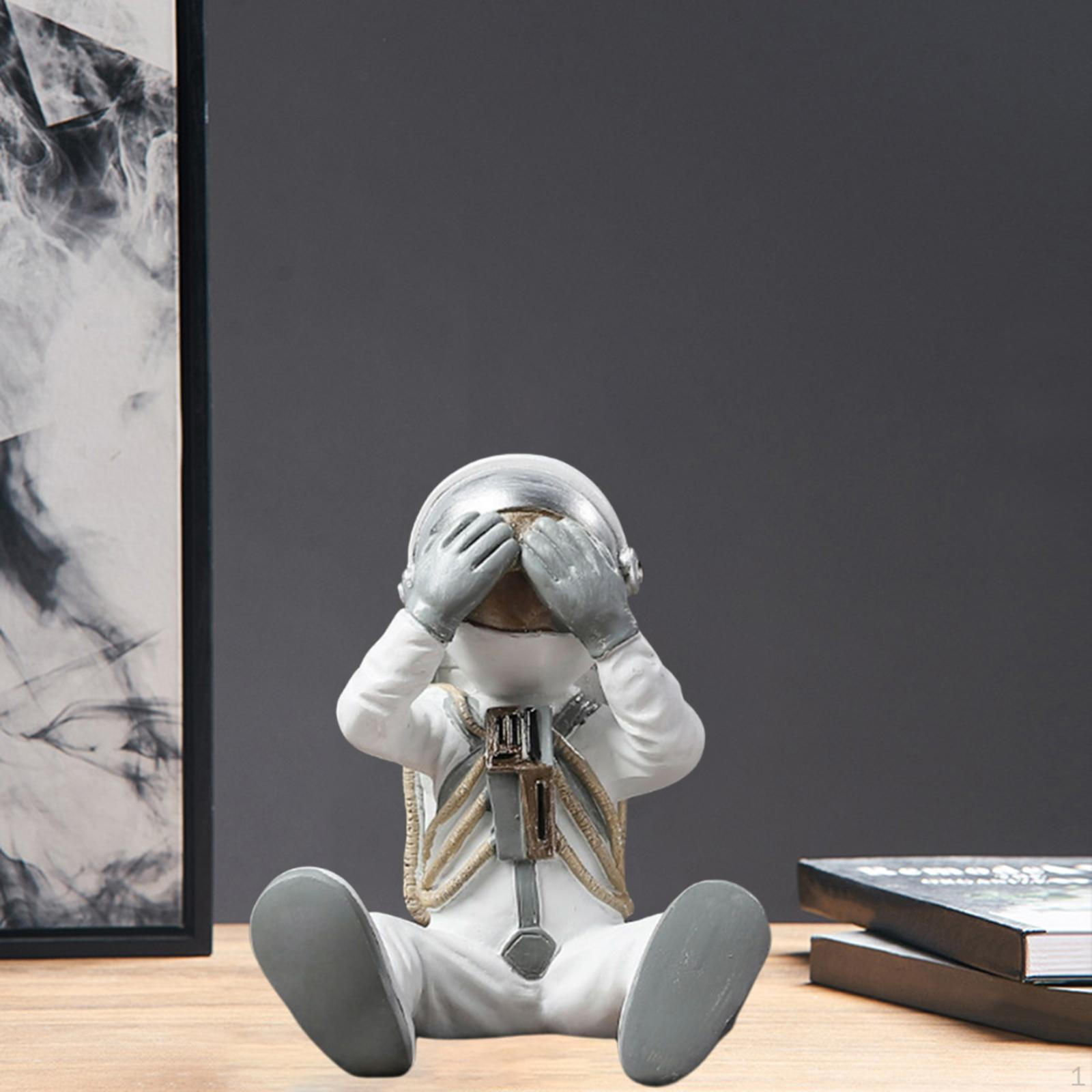 

Astronaut Model Figurine Toy Action Figure Miniature for Desk Bedroom Bar Birthday Gift Say