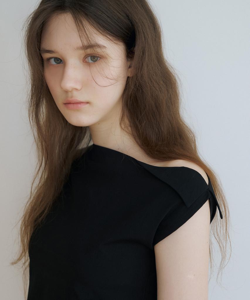 REORG Wa One Shoulder Blouse Black