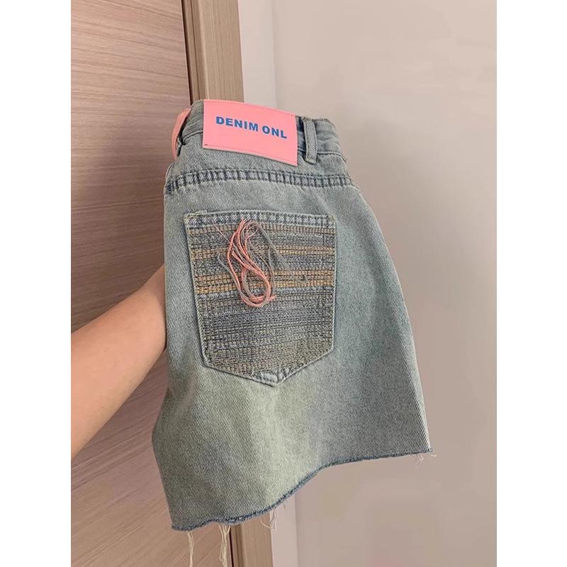 

Plus Size High Waist Raw Edge Denim Shorts - Women s Summer A-line Wide Leg Slimming Hot Pants L