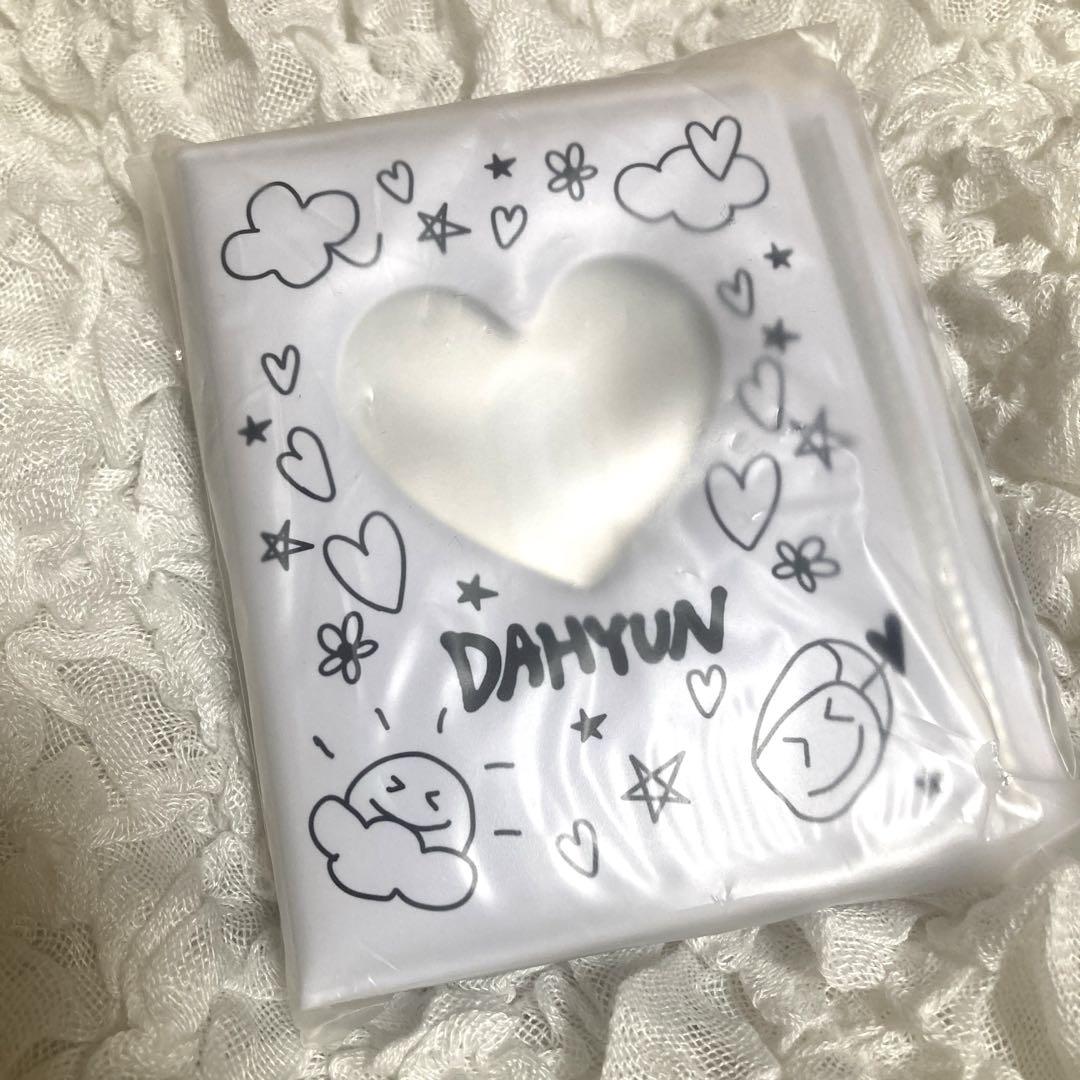 

[USED] TWICE 7th Anniversary Dahyun Collectible Book