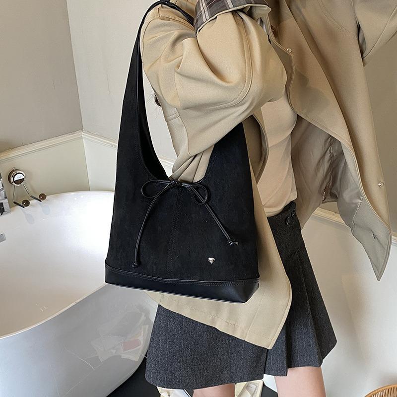 Retro large-capacity bag women's autumn and winter new shoulder bag simple texture commuter tote bag