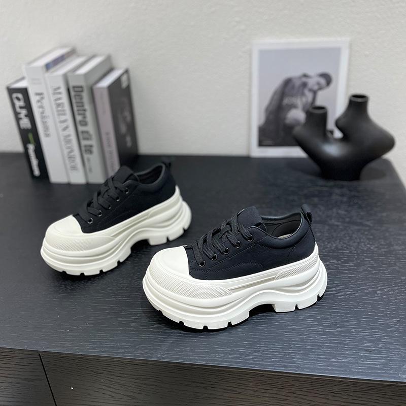 

2025 autumn new small 7cm light platform leather casual British style fashion women s versatile muffin shoes 40 чорний