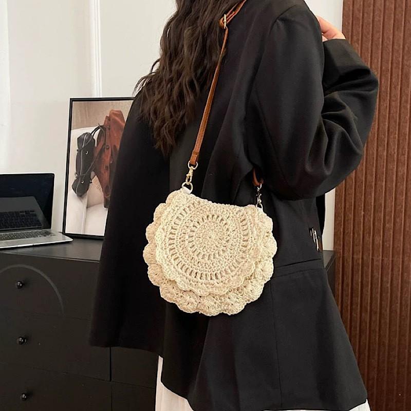 

Lace Round Cross-slung Cotton Knitted Bag Hollow Single Shoulder Straw Beach Western-style Cute