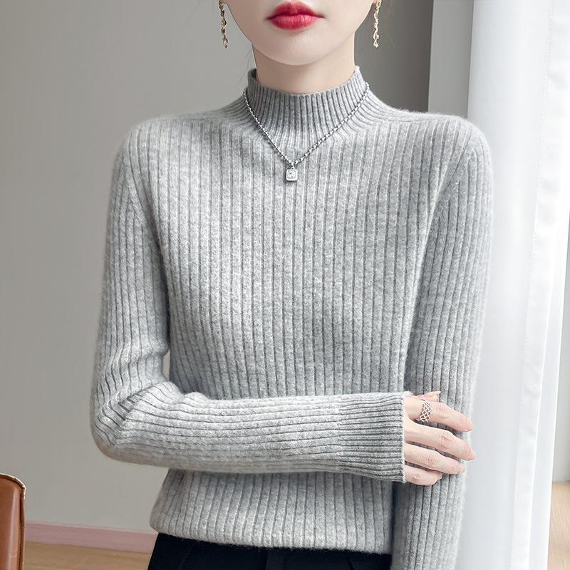 For The Autumn and Winter Collection Pair It with A Women's Sweater A Semi-high-neck Pull-out Long-sleeved Knitted Sweater As A Base Layer