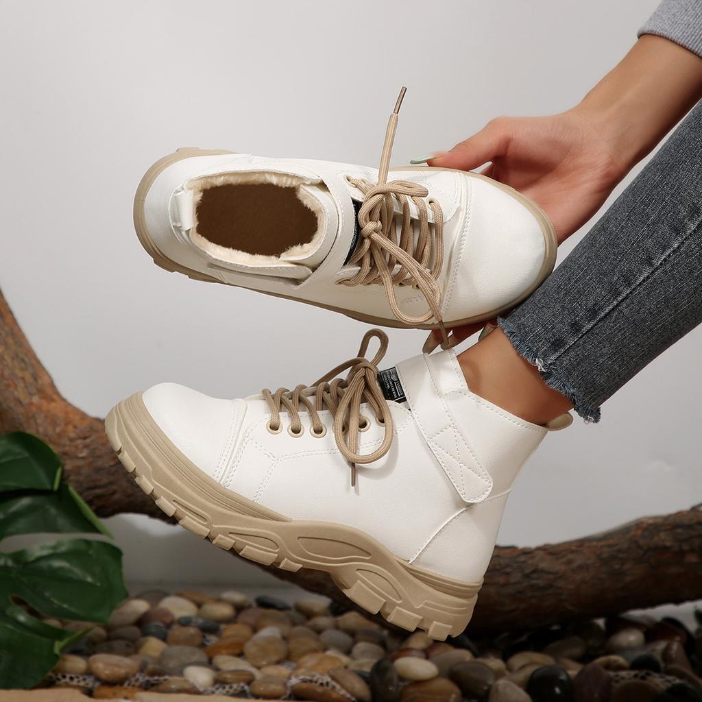 Large size Martin boots 2025 winter new fashion versatile women's shoes fashion boots velvet versatile boots British style short boots