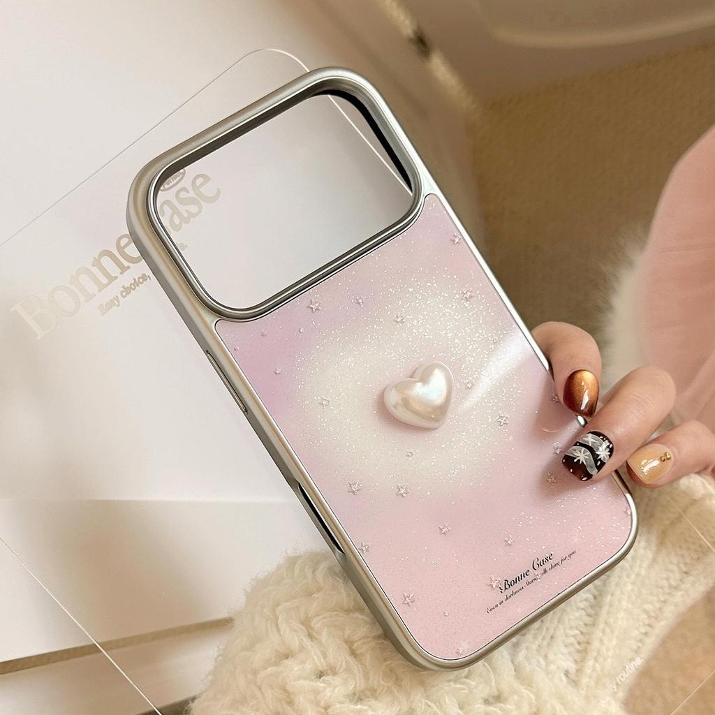 Artistic Silver Heart-Shaped Phone Case for iPhone 16, iPhone 17, and iPhone 17 Pro Max