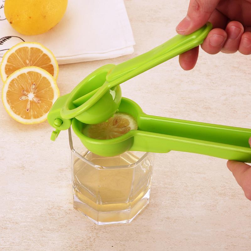 1Pc Plastic Lemon Clip Creative Household Kitchen Thickening Manual Fruit Juicer Mini Blender Children'S Auxiliary Food Tool