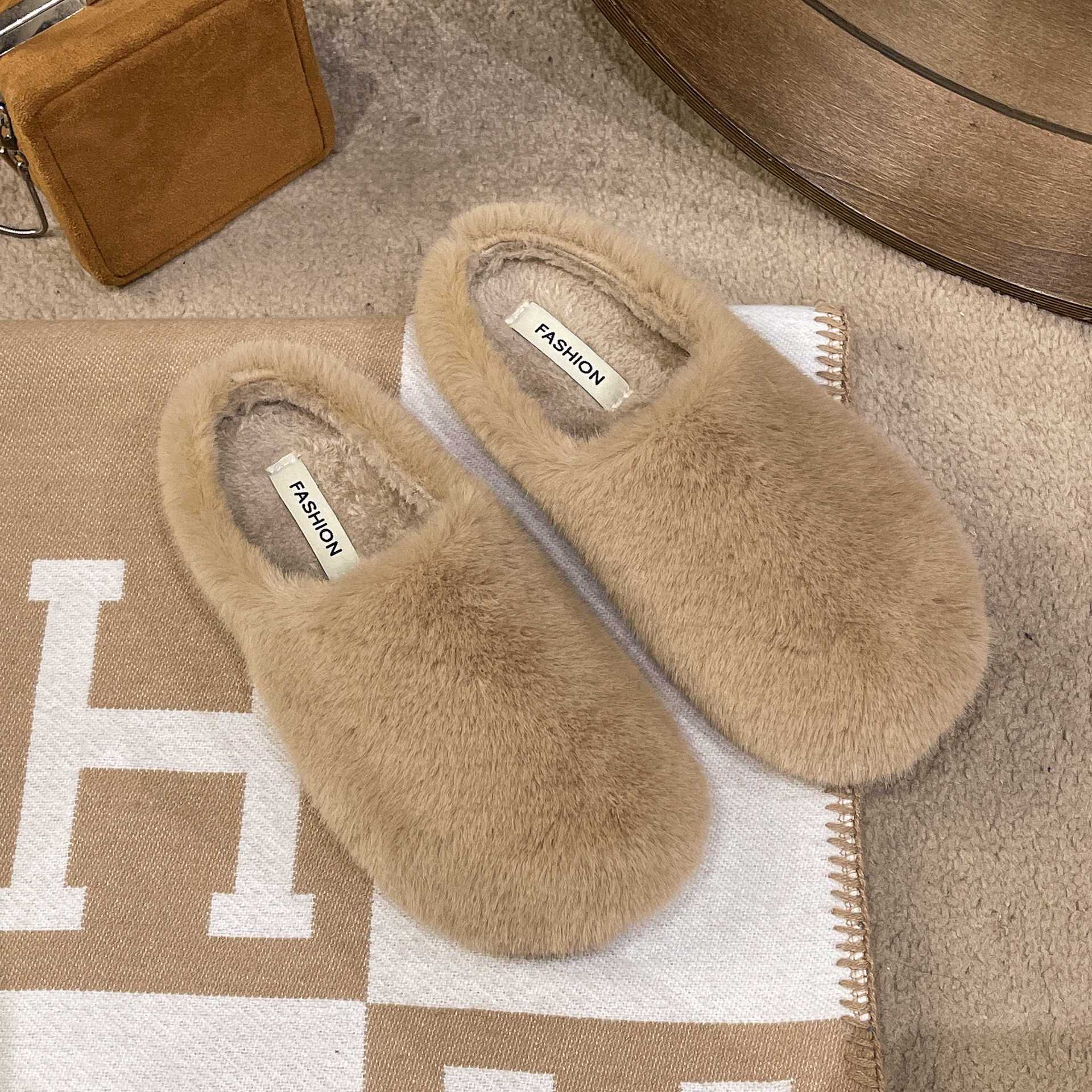 

Корейская версия тапочек из овечьей шерсти женские 2025 зима новые для улицы на плоской подошве ленивые бархатные с закрытым носком полушлепки мюли 38 хаки