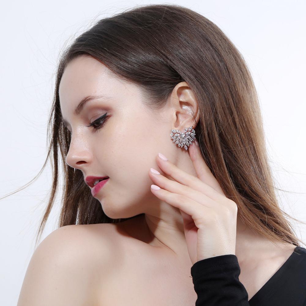 Brincos grandes e lindos de zircônia cúbica brilhante pavimentada em cor prata CMM para noivas