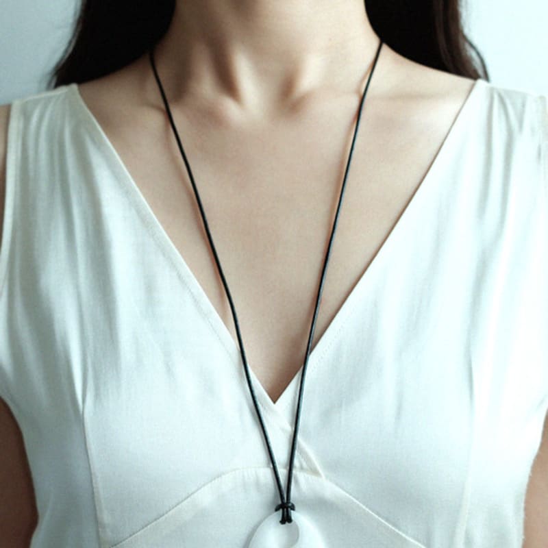 MARTA White Pendant_necklace (L)