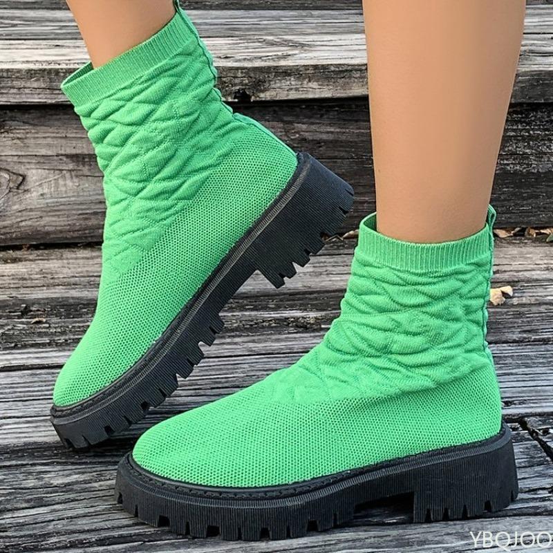 Large casual snow boots for women in autumn winter new style with lightweight sleeves simple comfortable boots for women