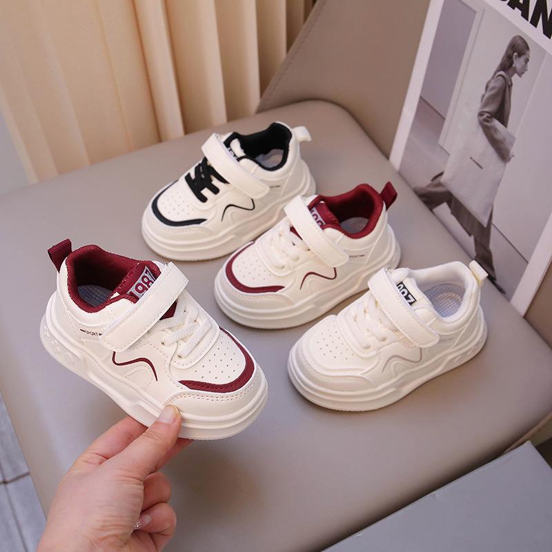 Children's anti-kick little white shoes 2025 spring boys' leather shoes baby soft-soled toddler board shoes Korean version of girls' sports shoes