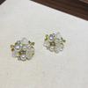 Vielseitige Perlenblumen-Ohrstecker S925 Silberstift Nische Modedesign Sinn Hochwertiger Schmuck Großhandel