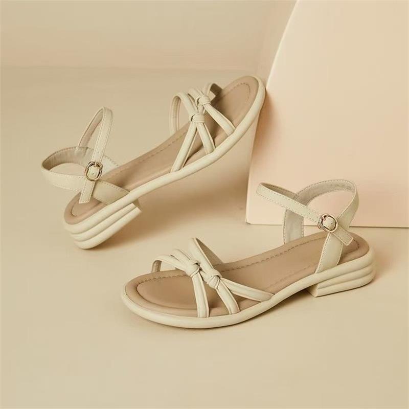 

French soft sole is not tired of feet, with sandals for women to wear outside 2025 summer new fashion fairy style flat bottom sandals 40