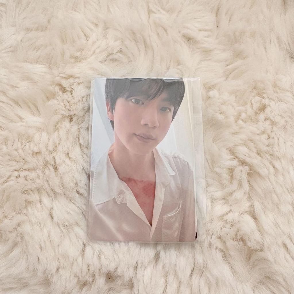 [USED] BTS JIN runseokjin Echo Capsule Toy Can Badge