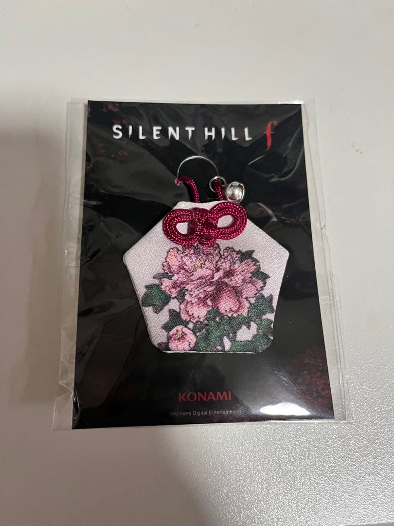 [USED] TGS2025 Silent Hill f Amulet-style Charm Button Purchase Bonus