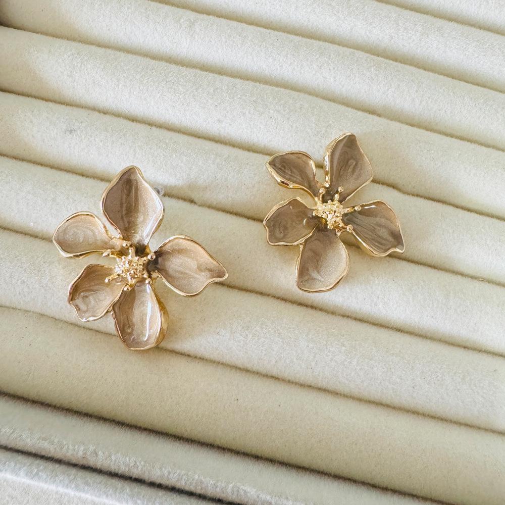 Chinese Style 2024 Drip Glaze Flower Petal Stud Earrings - Exaggerated Niche Design for Luxurious Elegance